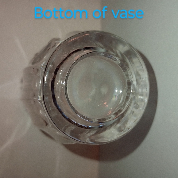 Glass Vase with Tied Bow and Ribbon, Pre-owned - Picture 4 of 8